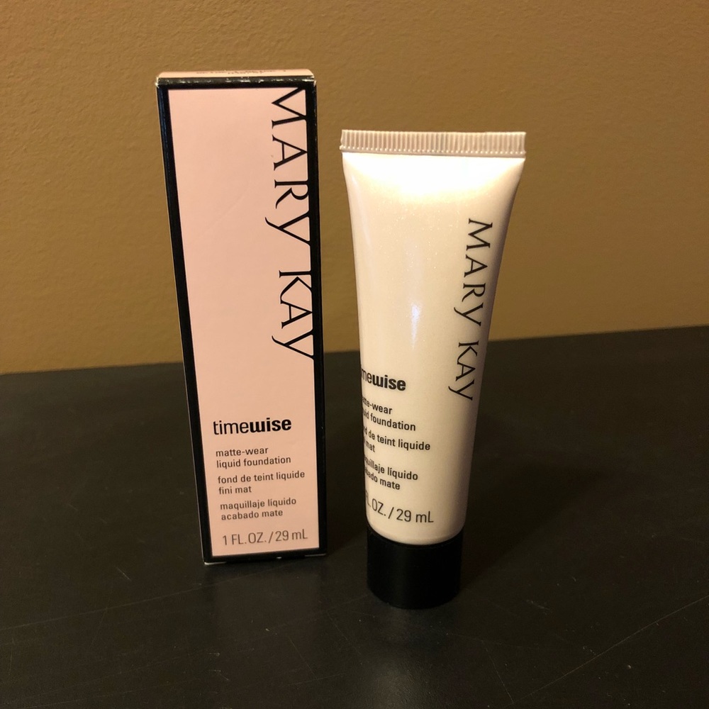 Mary Kay matte-wear liquid foundation - Picture 2 of 5